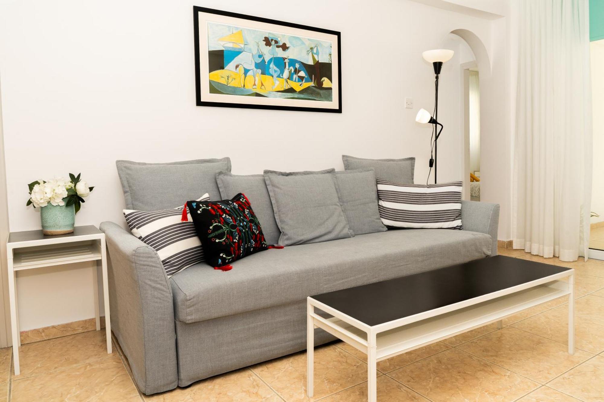 Olivia Mackenzie 2 Bedroom Flat With Pool Larnaca Extérieur photo